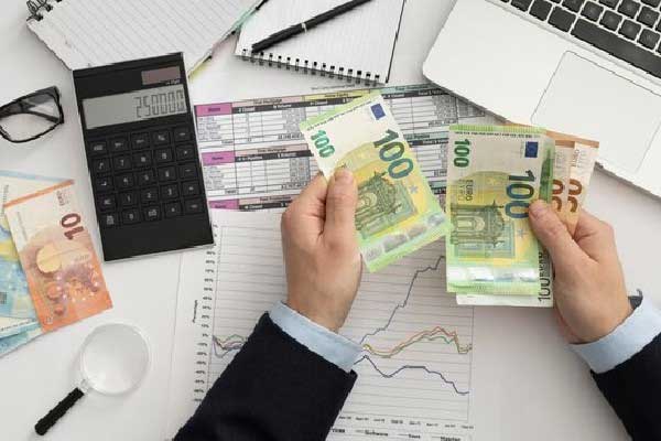 公募腰部阵营大洗牌：“黑马”海富通单季增328亿元排名升4，兴业、交银施罗德等五家规模超百亿收缩